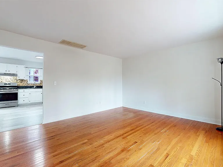 450 Redwood Ave — Photo 12
