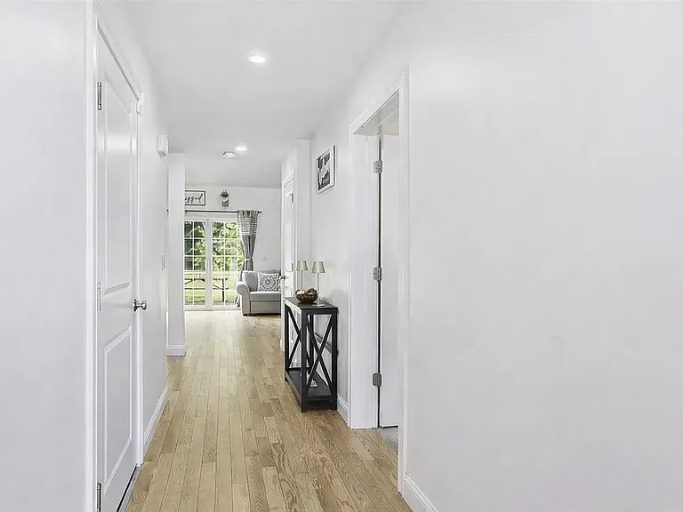 1 Patricia Way — Photo 3