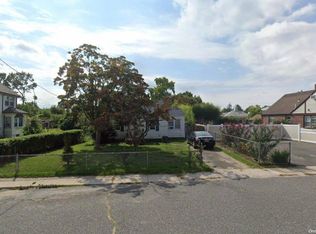 3 2nd Ave, Central Islip, NY 11722