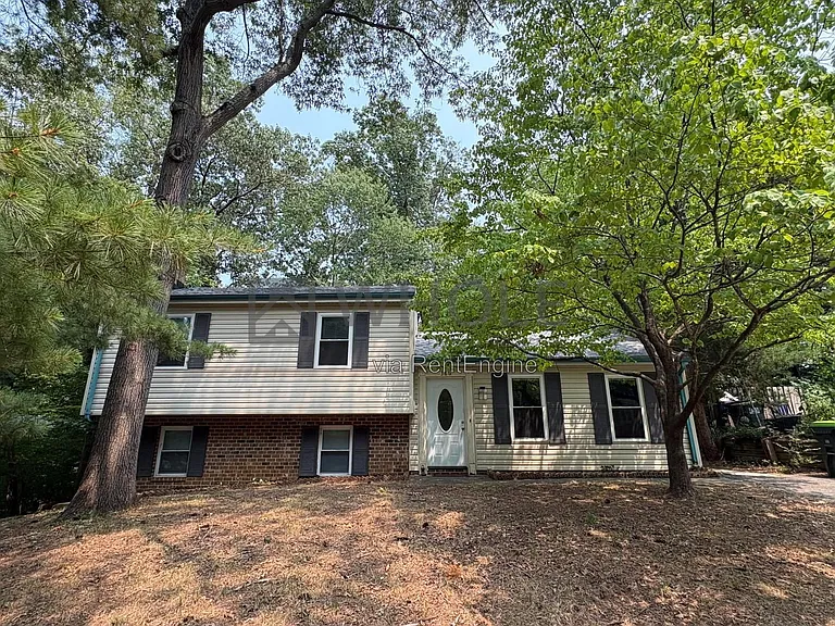 386 Wildwood Ct — Photo 1