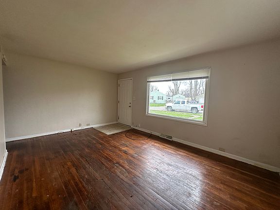 5th image of 930 Greenview Ave
