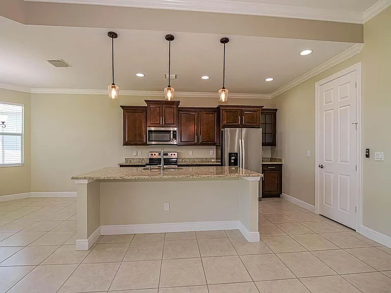 2529 Bella Vista Cir — Photo 6