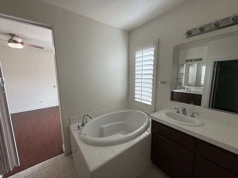 181 Martindale Way — Photo 5