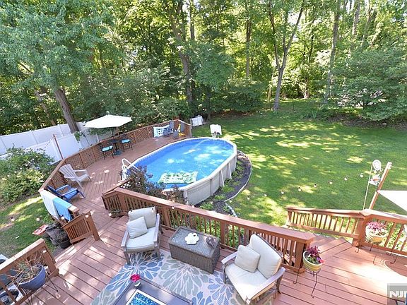2nd image of 65 Clover Ct