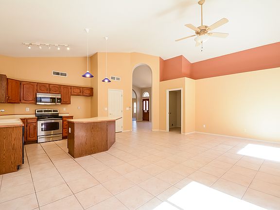 4th image of 1643 W Sunridge Dr