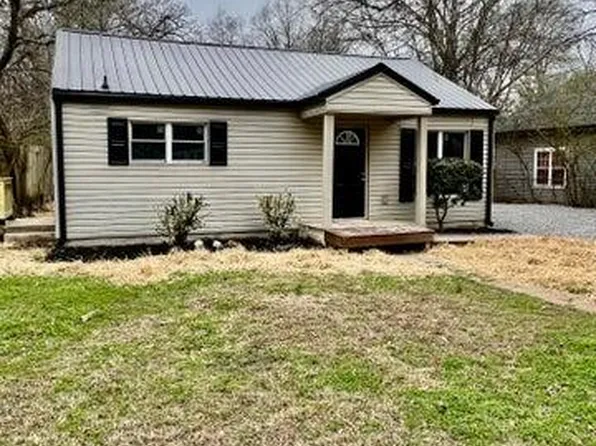 110 Hollywood Dr, Rossville, GA 30741