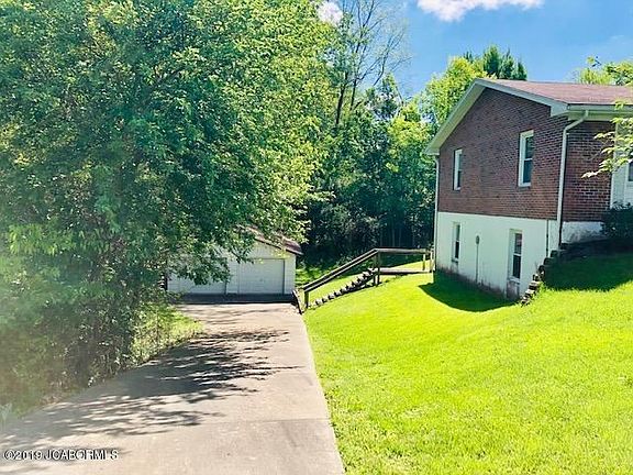 2nd image of 202 Norris Dr