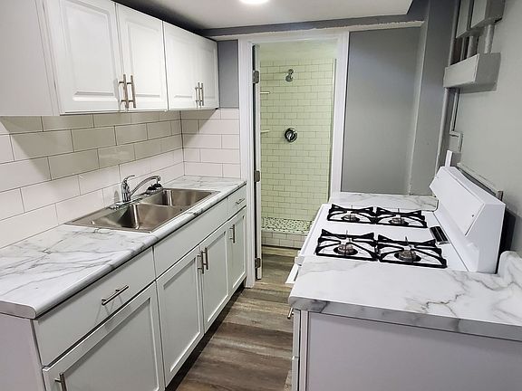 2nd image of 1640 Washington St #5