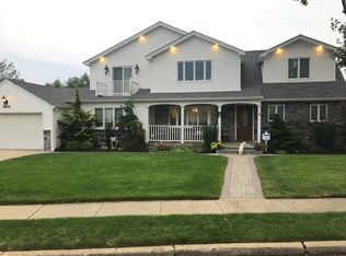 3388 Lindbergh Ave, Oceanside, NY 11572