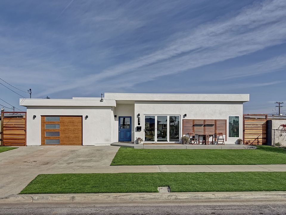 1st image of 834 Holly Ave