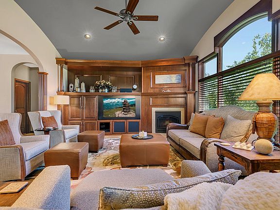 4th image of 2141 Tamarack Dr