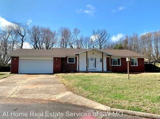 2920 E Inglewood Ct, Springfield, MO 65804