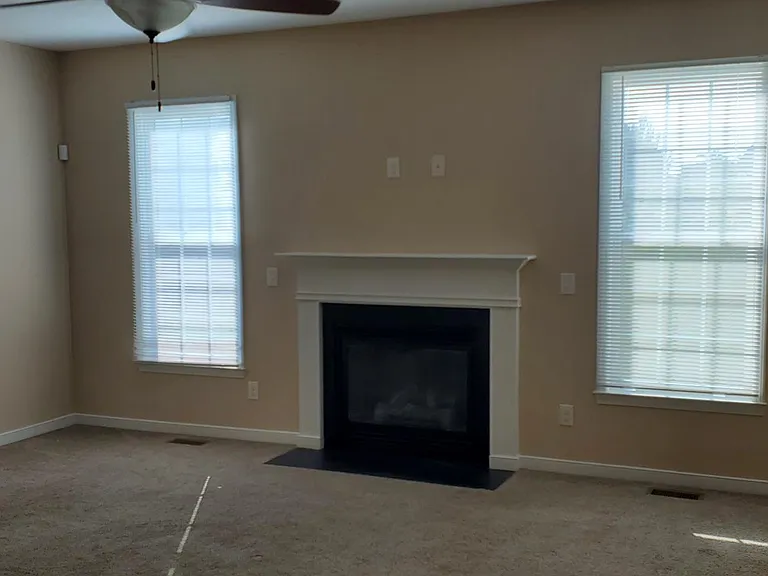 LARGE FAMILY ROOM WITH NATURAL GAS FIREPLACE