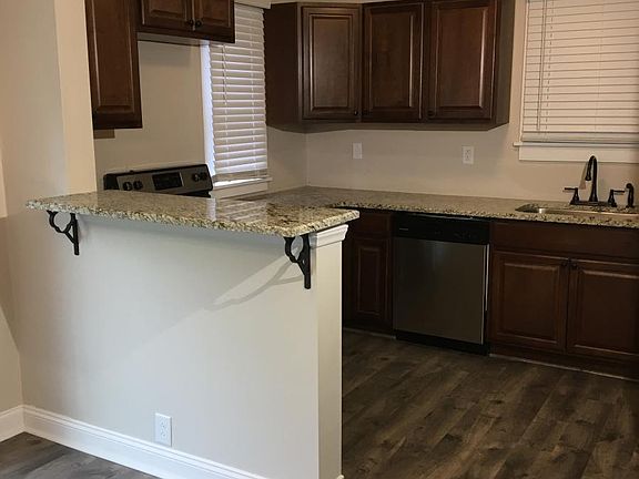 4th image of 3013 Brentwood Ave