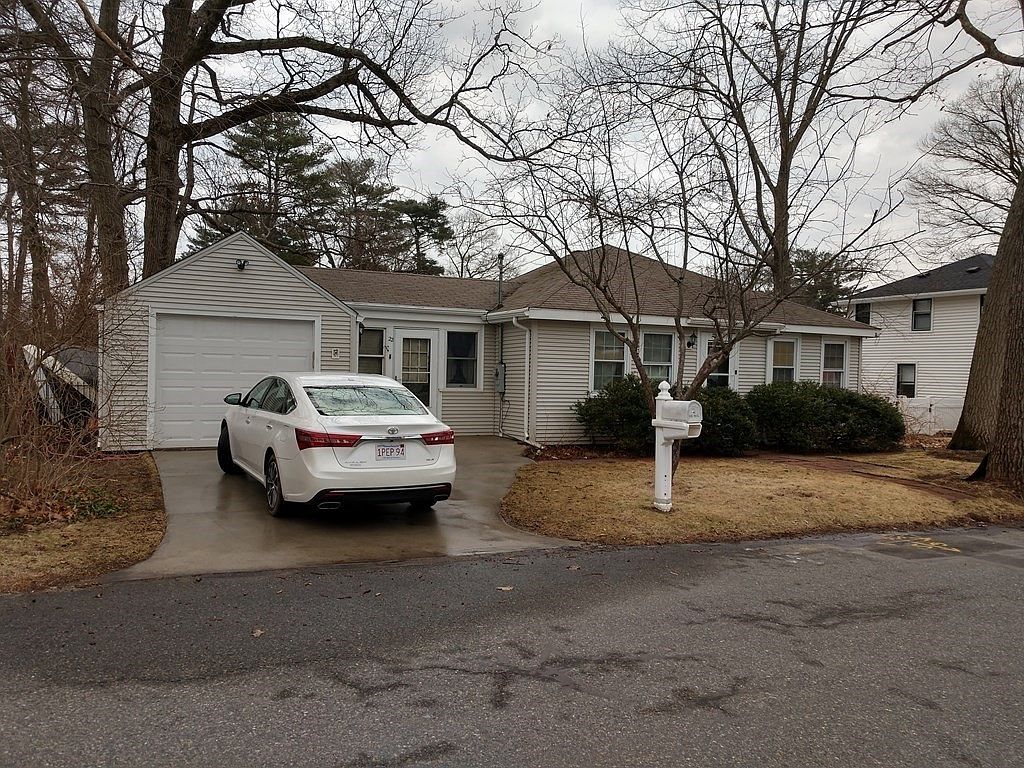 22 Lake St, Wrentham, MA 02093 Zillow