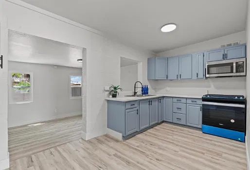 3 bed, 950 sqft, $1,900 — Photo 3
