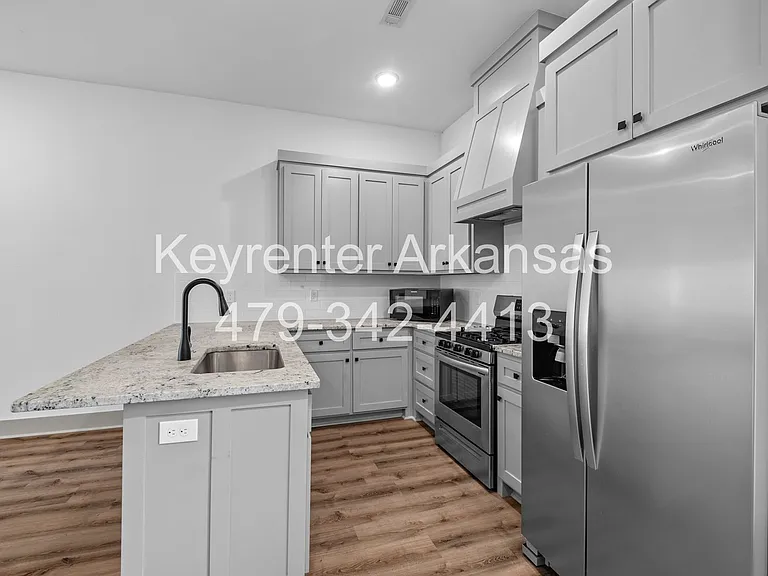 Duncan St Duplex — Photo 13