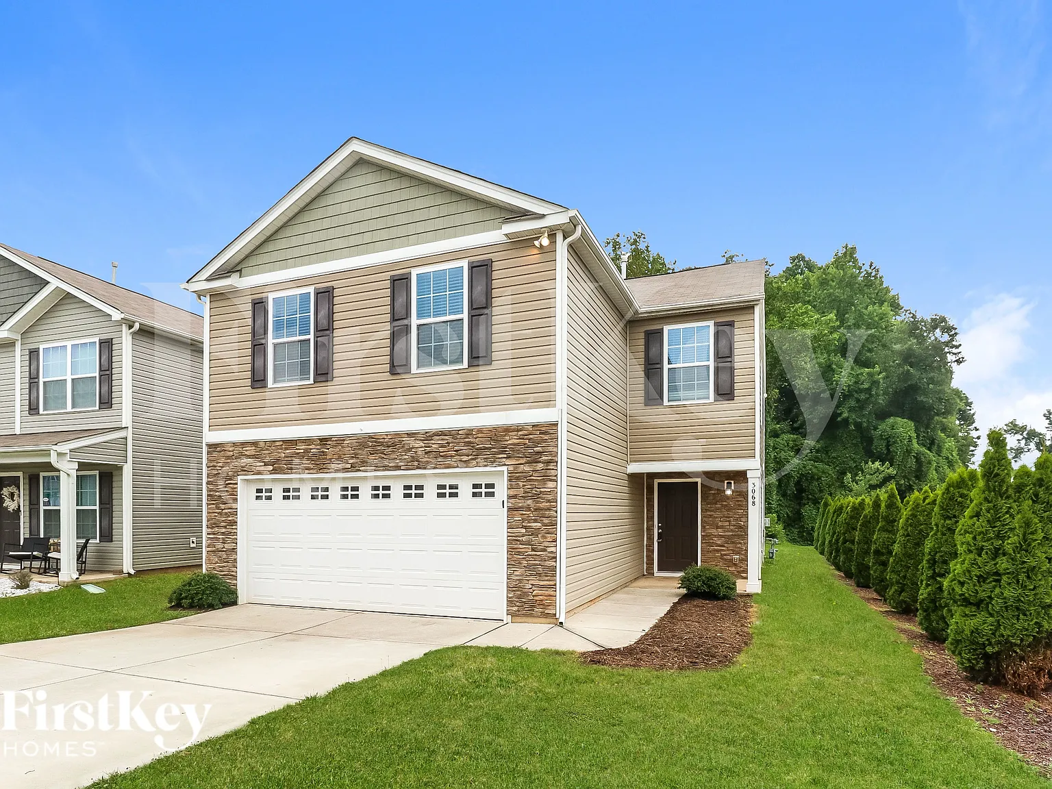 4 bed, 2.5 bath, 1927 sqft, $2,065 — Photo 2
