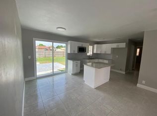 2021 Wellington Rd, West Palm Beach, FL 33409