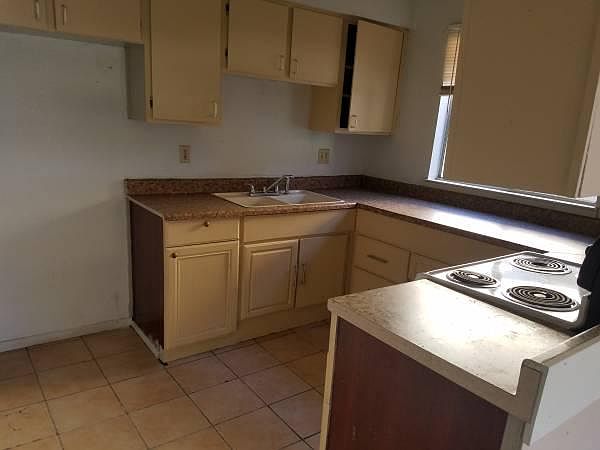 2nd image of 74 Martinique Ct