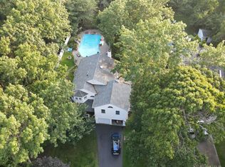 25 Wildflower Dr, Kings Park, NY 11754