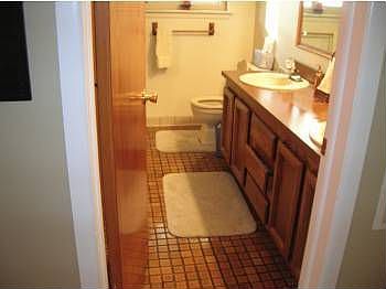 3rd image of 1787 Chaucer Ave