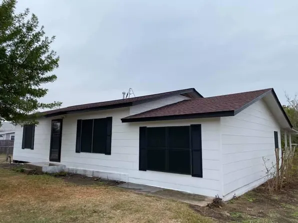 505 N Carroll St, Poth, TX 78147