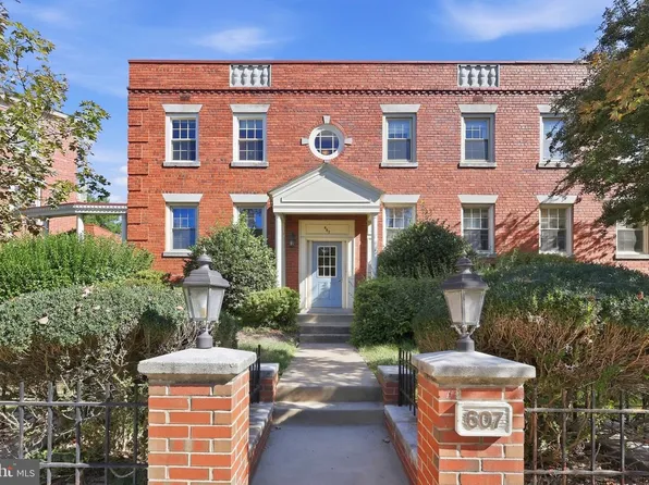 607 Bashford Ln APT 1, Alexandria, VA 22314