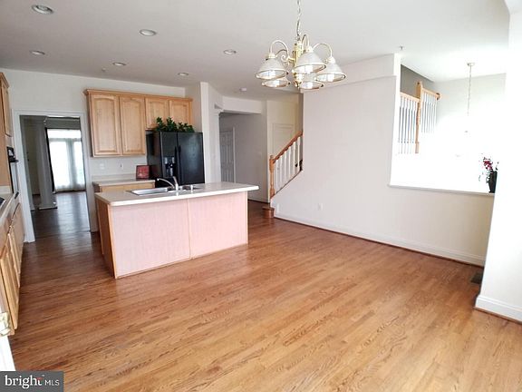 5th image of 602 Pleasant Dr