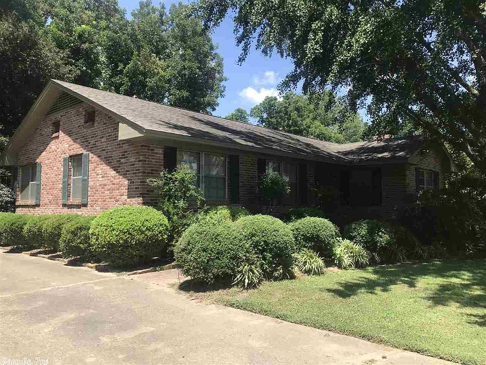 1st image of 1127 N Lakeshore Dr