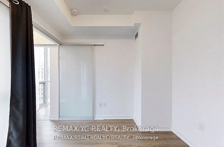 1 Yorkville Ave #710 — Photo 23