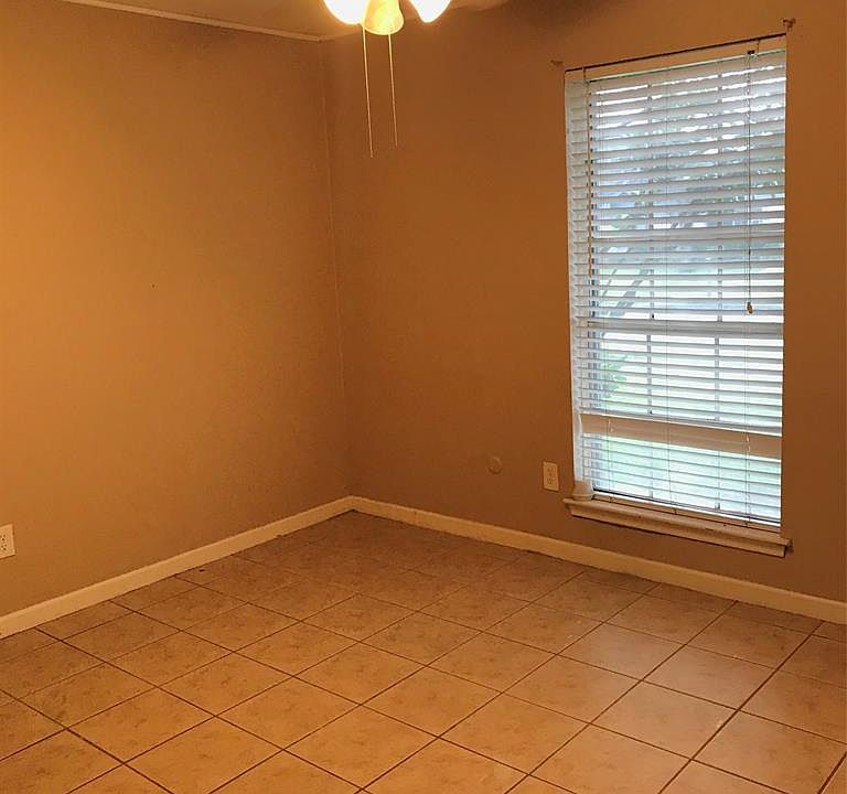 1st image of 10527 Sagemeadow Ln
