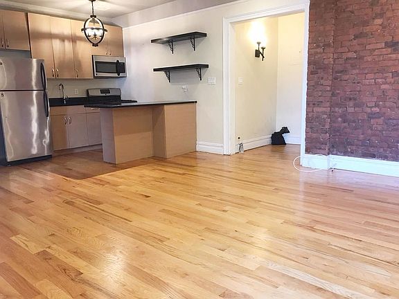 3rd image of 1140 Bergen St #10