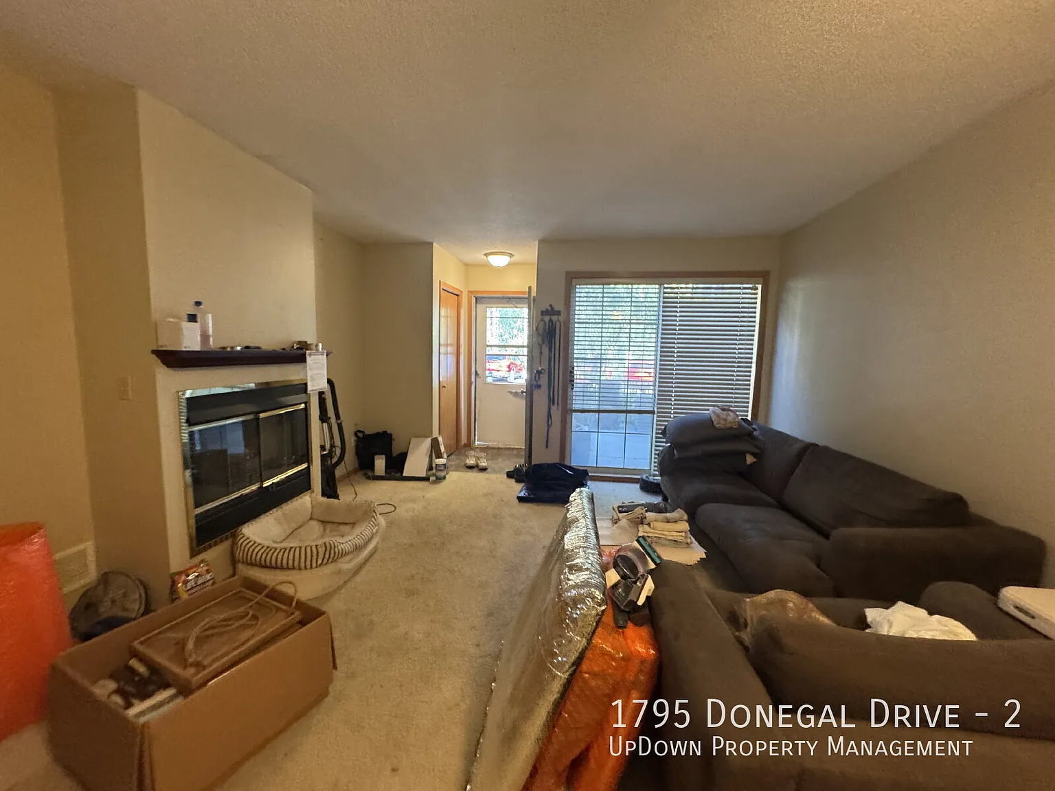 Charming 2-Bed Townhouse Retreat in Woodbury Spacious 1080 Sq Ft with 1 Bath. — Photo 4