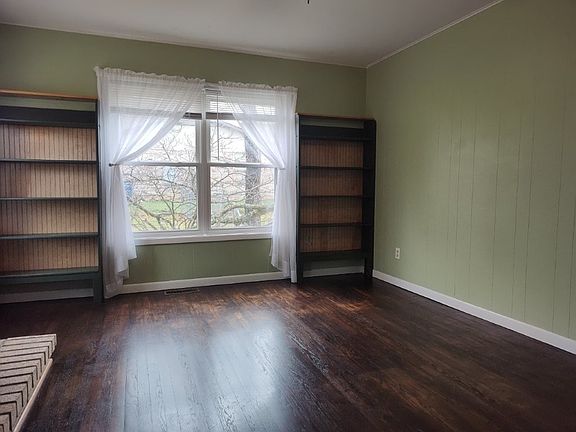 3rd image of 516 S Carl St