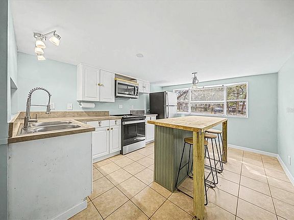 3rd image of 16789 SE 8th Pl