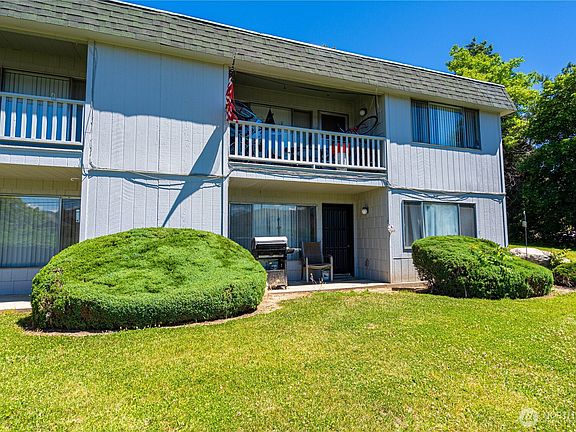 3rd image of 933 N Baker Avenue #1-16