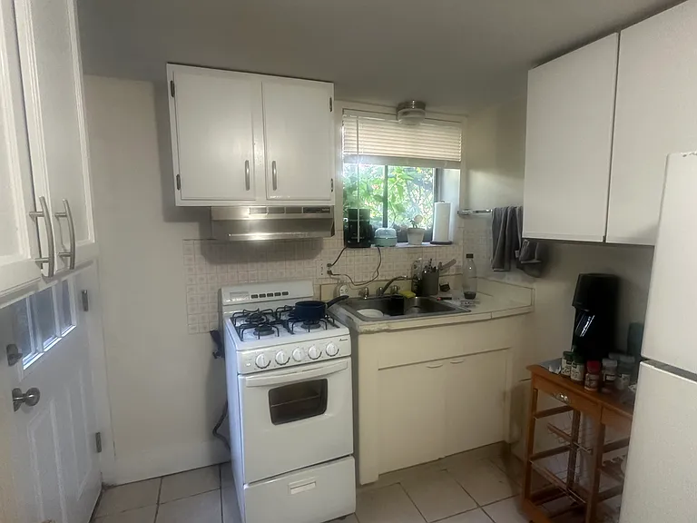 19 Cameron Ave #B — Photo 9