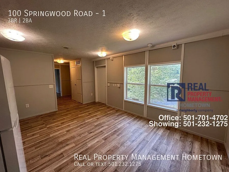 100 Springwood Rd #1