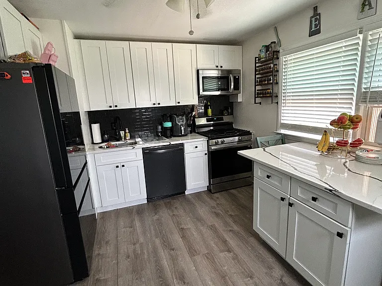 2639 Beltagh Ave — Photo 6