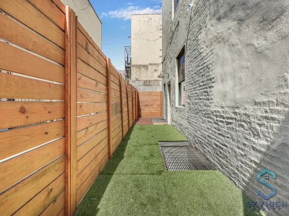 16 Howard Avenue image 18 of 26