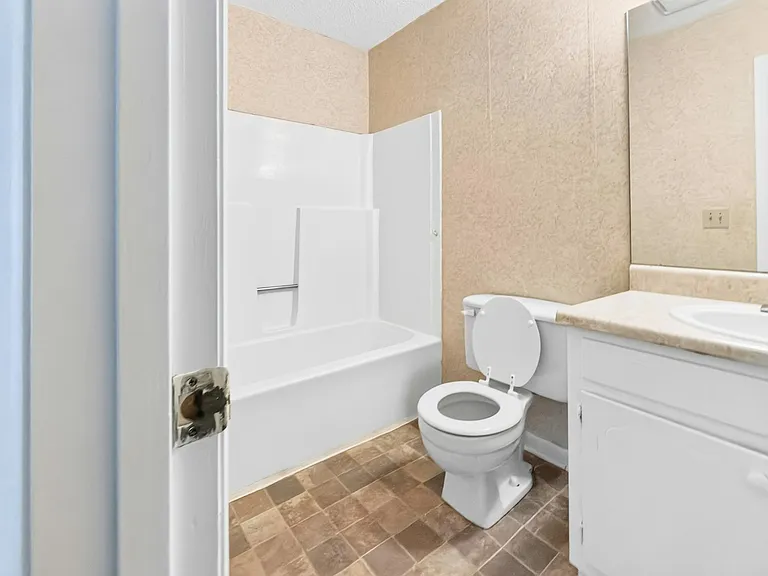 6209 Friar Tuck Dr NW #D — Photo 10