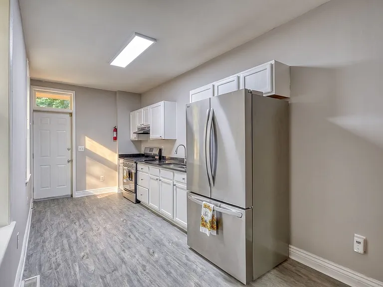 515 Seneca St — Photo 12