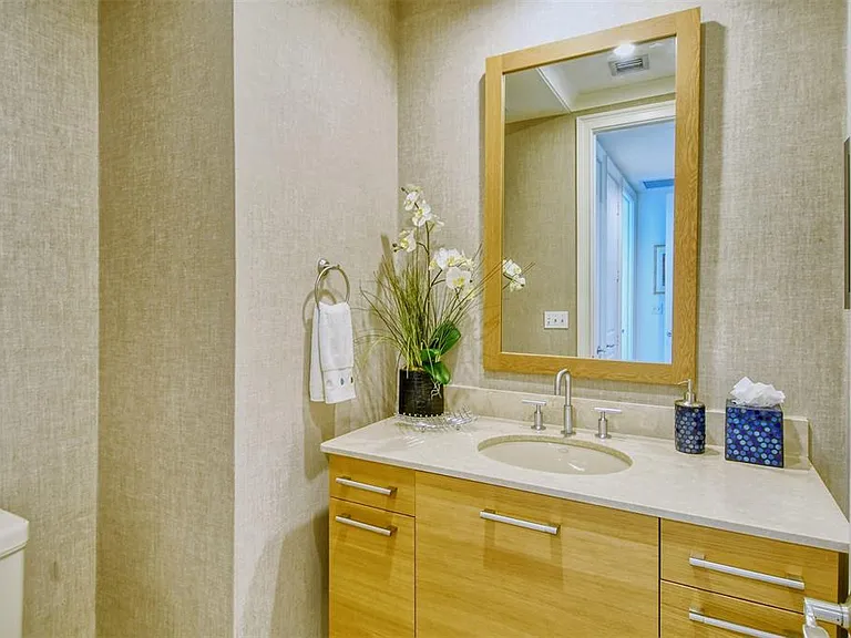 1350 Main St #1702 — Photo 35