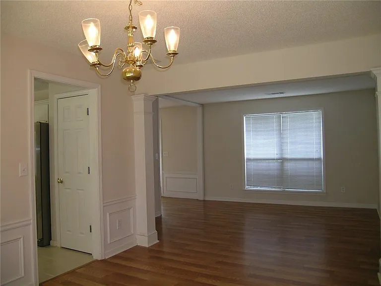 3674 Kentford Ln — Photo 3