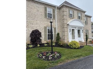 1000 Country Club Rd #19, York, PA 17403