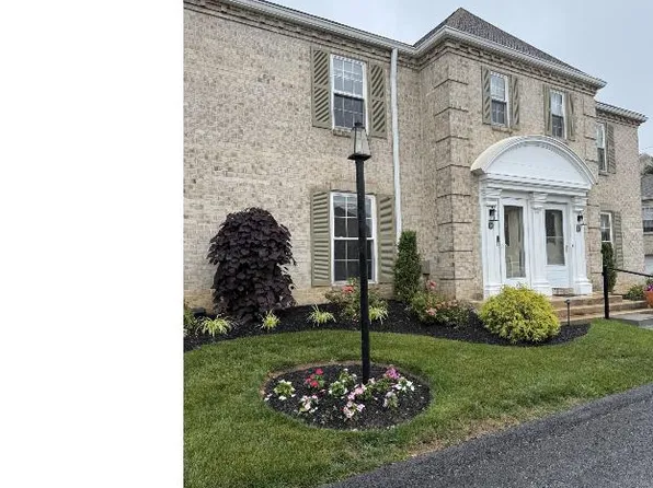 1000 Country Club Rd #19, York, PA 17403