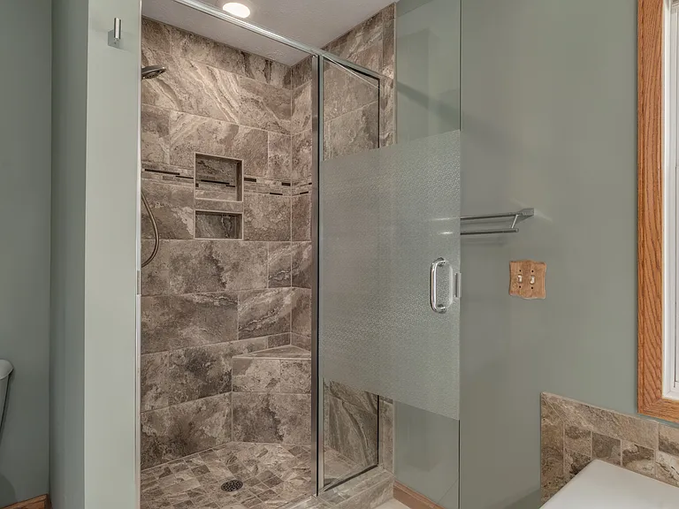 12912 Silver Spring Ln — Photo 26