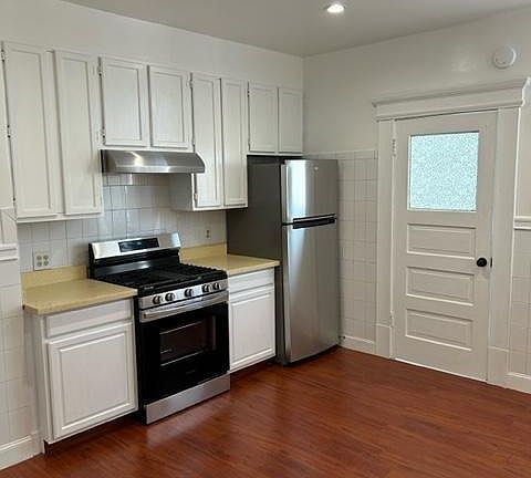 2nd image of 942 Broadway St #942