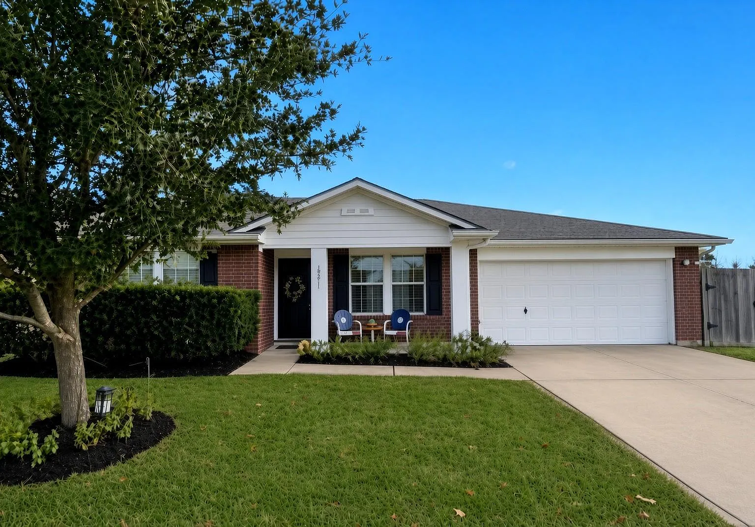 3 bed, 2.0 bath, 1567 sqft, $2,200 — Photo 3